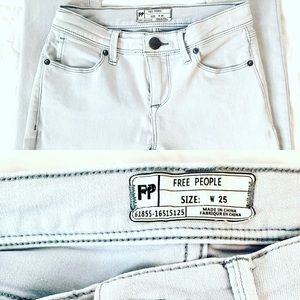 FREE PEOPLE UNIQUE LIGHT BLUE COLOR JEANS SIZE 25